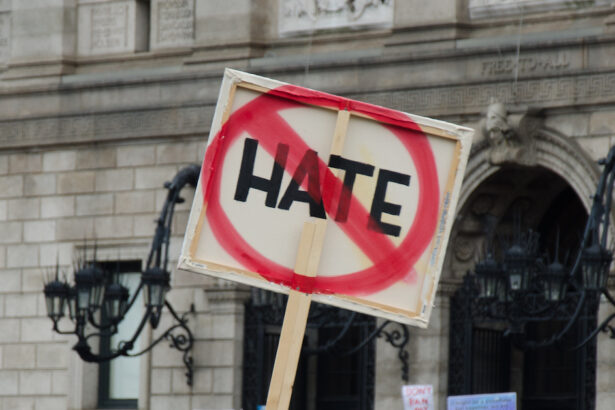 Apple no se salva y registra 3% menos en ingresos