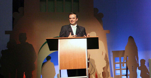 El Infonavit detecta 1.7 millones de créditos que pueden cambiarse a pesos