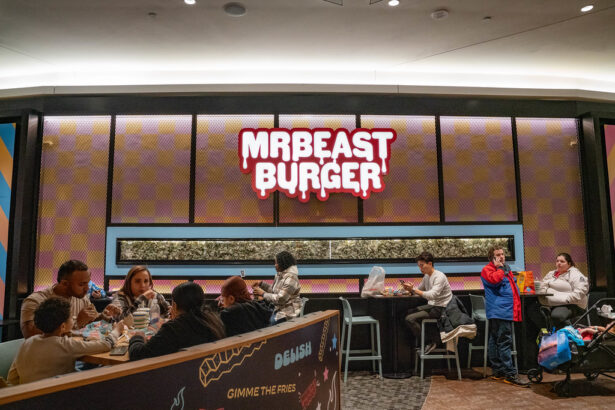 MrBeast, de regalar 50,000 dólares a ganar más de 100,000 por publicación