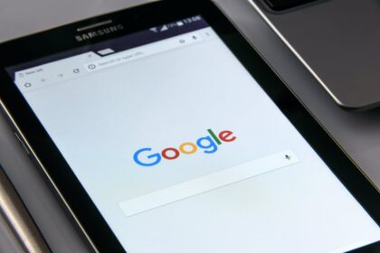 Google demanda a estafadores de su sistema de IA Bard